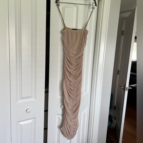 Pretty little thing Strappy Mesh Ruched Midaxi Dress in nude - Picture 2 of 4
